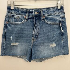 Old Navy Distressed Cutoff Shorts Size 4 NWT